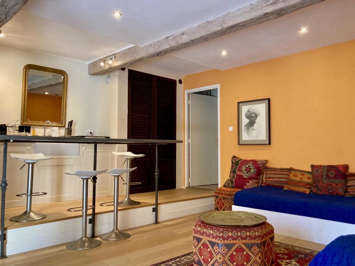 5 Star Rated Exclusive House In Village Valbonne