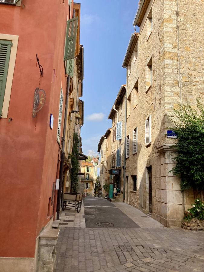 5 Star Rated Exclusive House In Village * Valbonne