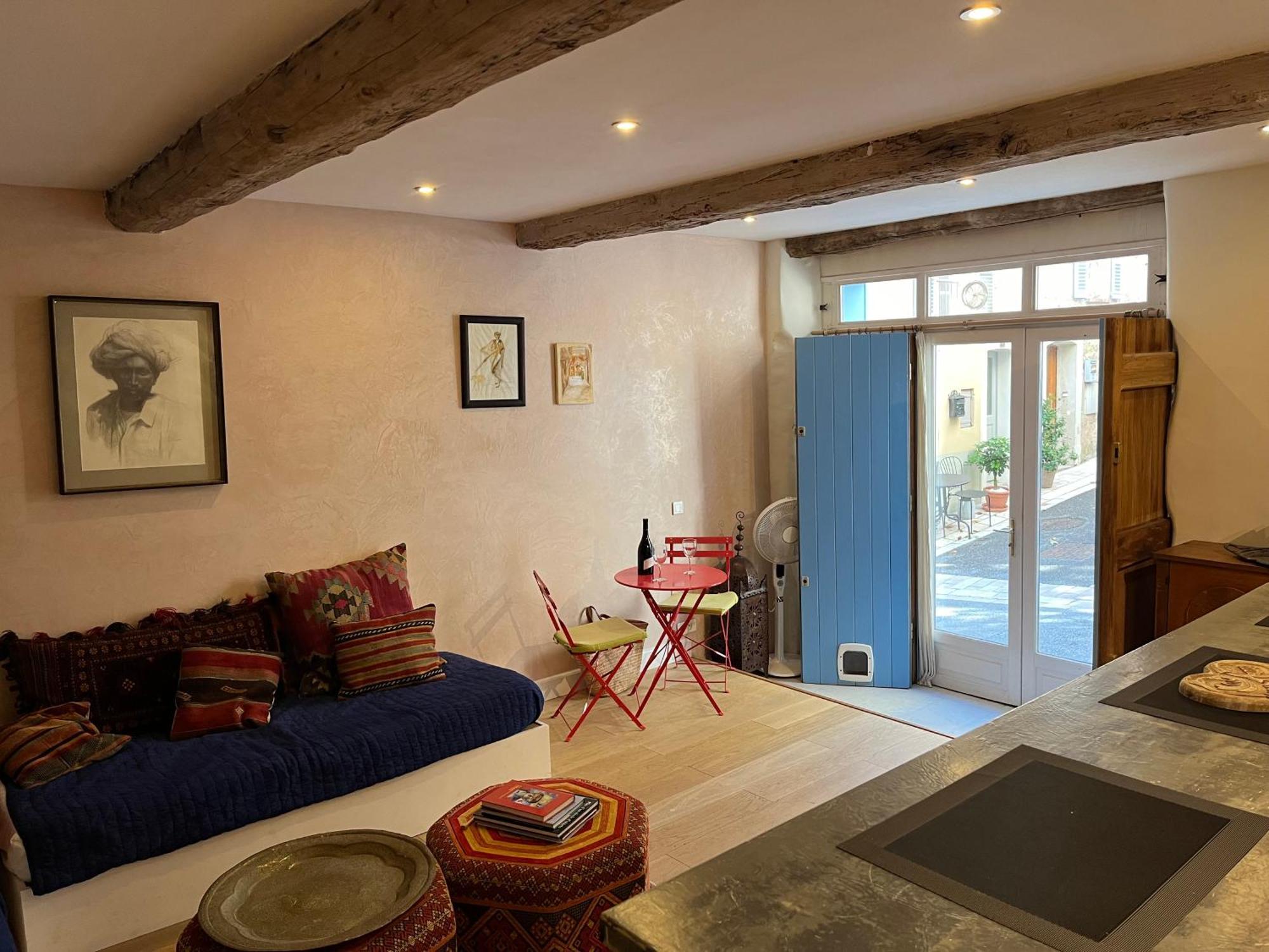 5 Star Rated Exclusive House In Village Valbonne