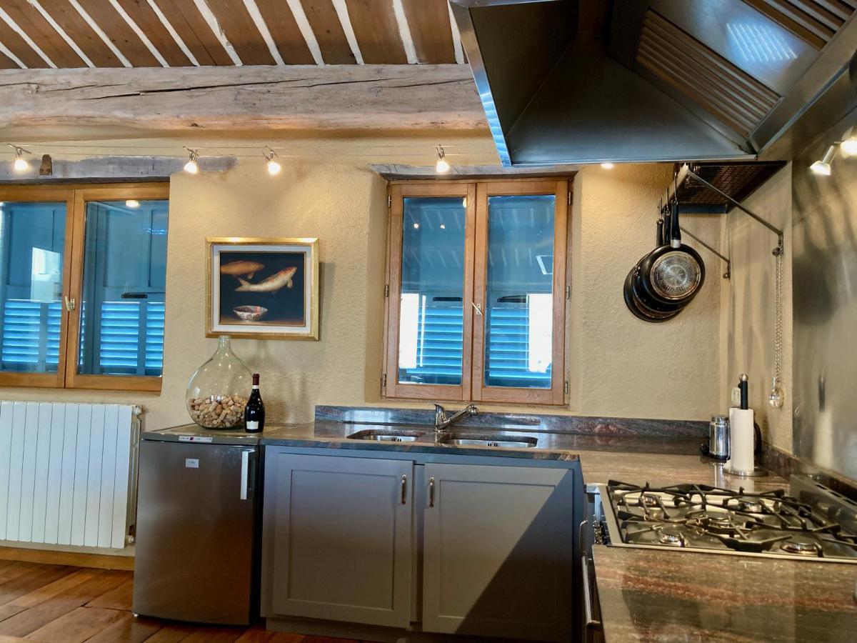 5 Star Rated Exclusive House In Village Villa *